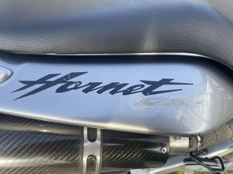 Honda Hornet 900 com varios extras