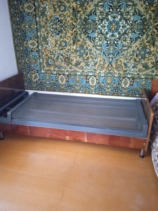 Продам три кровати на панцырной сетке а также трубы