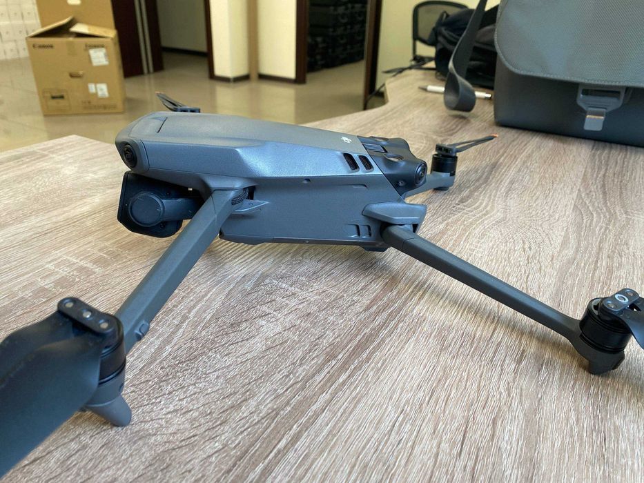 DJI Mavic 3 Б/У | На акаунті | Не прив'язаний до пульта | Обмеження зняті