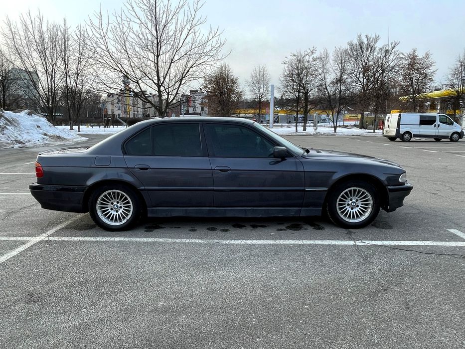 Продам BMW e38 2.5дизель