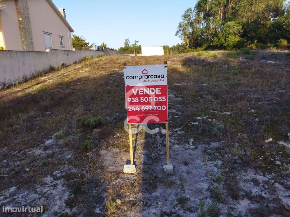 VIEIRA DE LEIRIA---Terreno com viabilidade de construção urbana com a