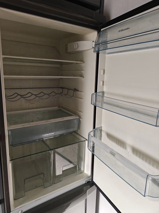 Frigorífico Electrolux Fresh frost free, usado e a funcionar