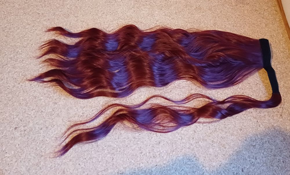 Extensão de cabelo comprido, rabo
de cavalo. Novo.
Sintético natural.