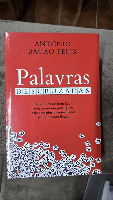 Livro "Palavras Descruzadas"