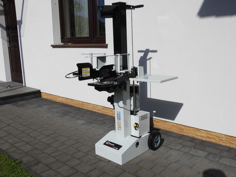 Łuparka do drewna Lumag, rębak, duży nacisk tłoka 8 ton, na prąd 230V