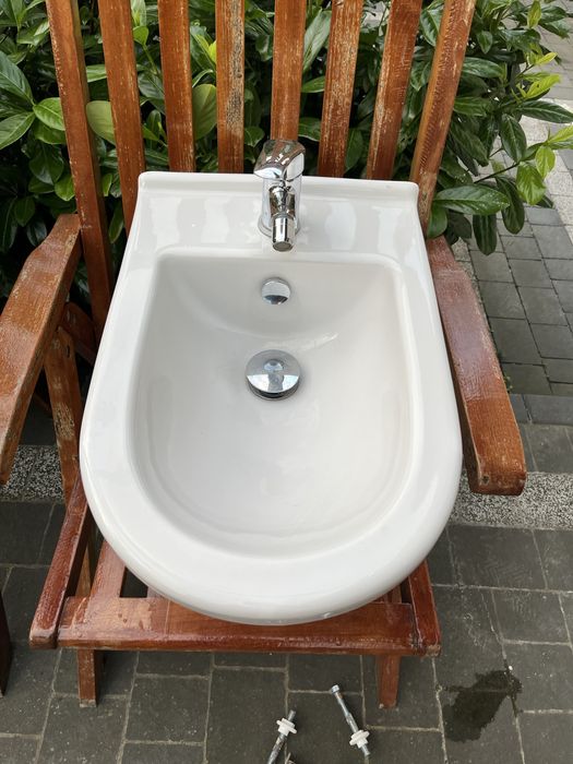 Bidet w bardzo dobrym stanie z baterią