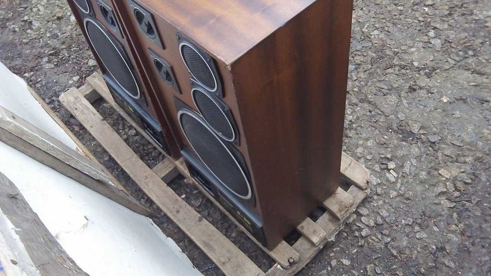 Акустические системы S-90 зеркальные.