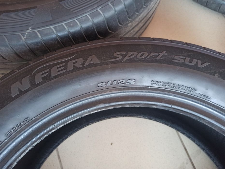 Шини 225 55  R 18