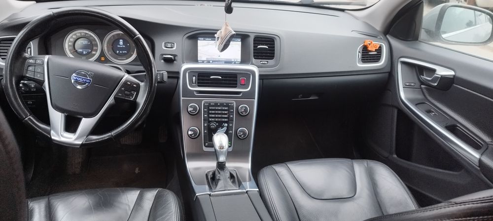 Volvo S60 2013r. D3 Diesel 5 cylindrow Navi/City/Kamera/Led/Automat