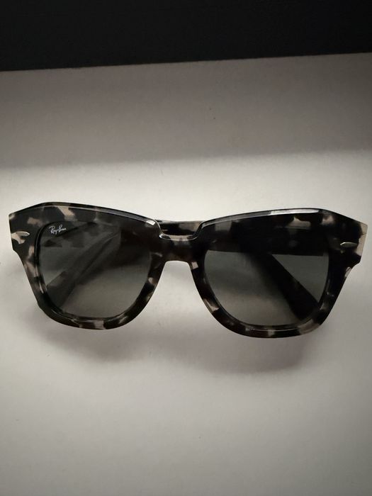 Продаю очки Ray Ban, линзы серый градиент, поляризованные, пятнистая о