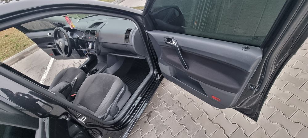 Volkswagen Polo 2008p 1.6 бензин