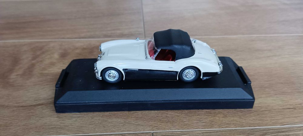 Austin Healey 100 Six Closed Caabriolet 1959  1/43 VITESSE