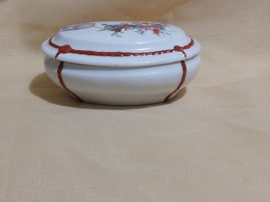 Скринька Zsolnay