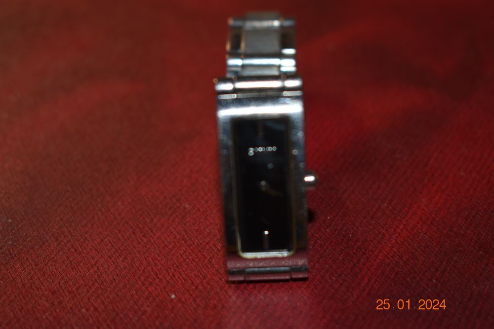 Продам женские часы фирмы DKNY