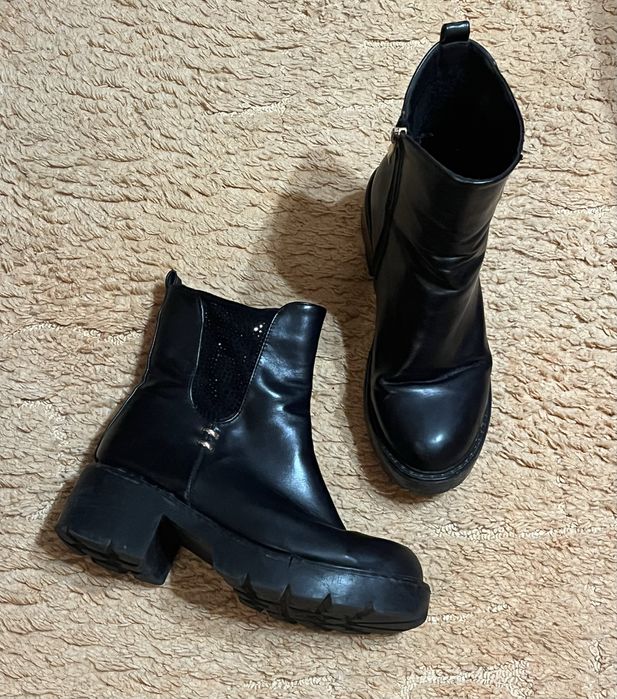Ботинки челси черные