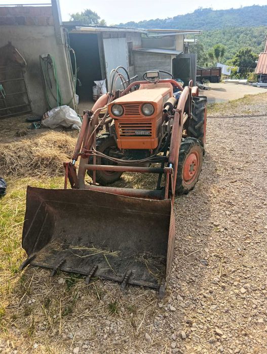 Trator Kubota 1501