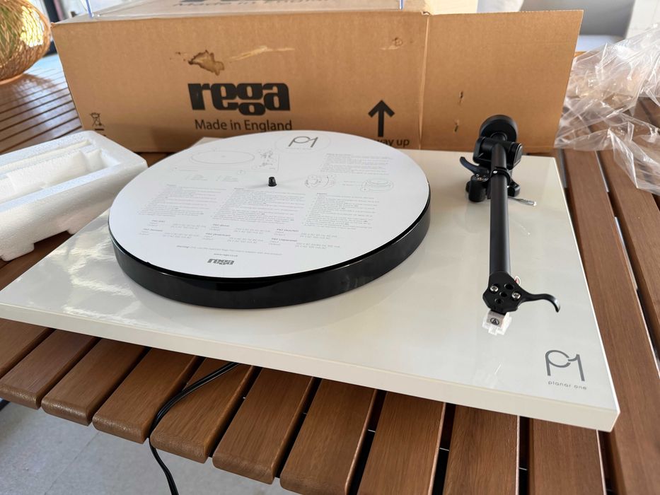 Gramofon Rega Planar 1 (P1)
