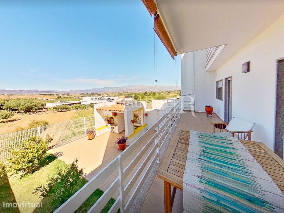 Moradia T4 com garagem e terraço no Fundão