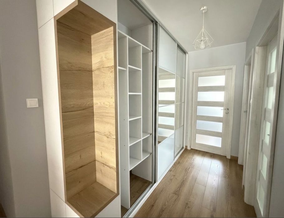 Duża szafa przesuwna na wymiar 290,5×254×70 cm z lustrami
