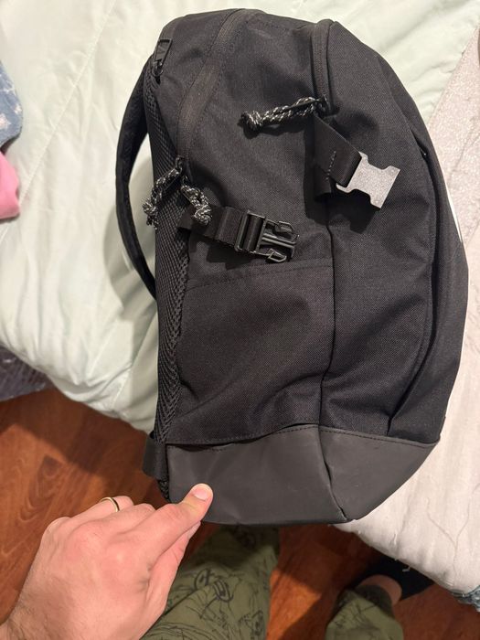 Mochila adidas completamente nova