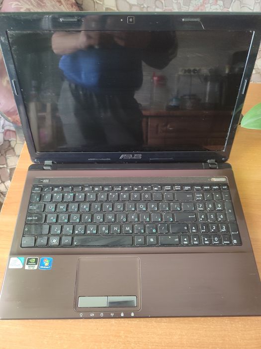 Продам ноутбук Asus, на запчасти.