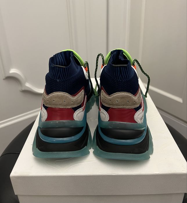 MONCLER piękne luksusowe sneakersy „ Multi” 40 rozm.