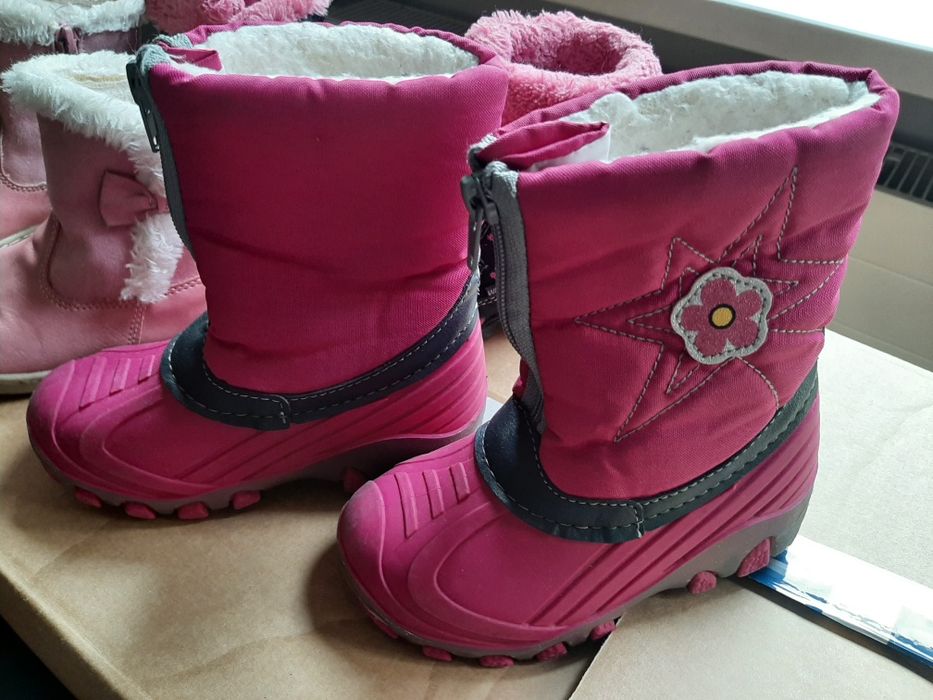 Buty zimowe,kozaki,śniegowce dla dziewczynki.Rozm.23,24,25.