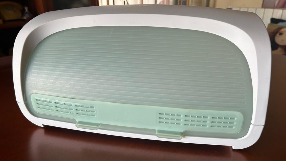 Caixa do pão TUPPERWARE