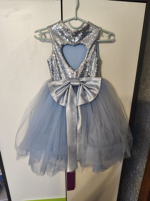 Сукня на дівчинку