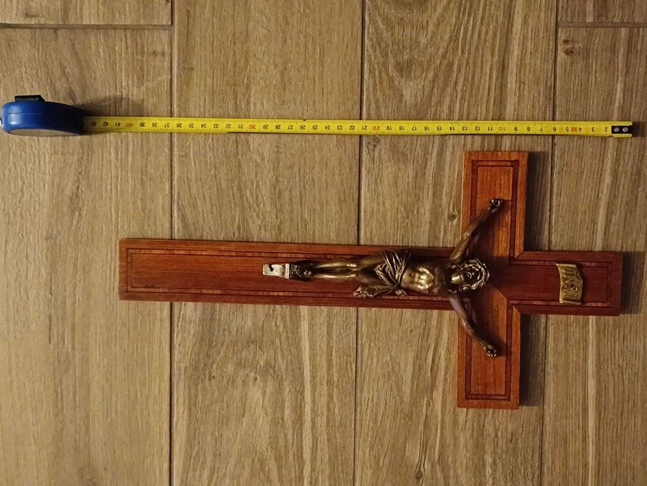 Krzyż drewniany, krucyfiks