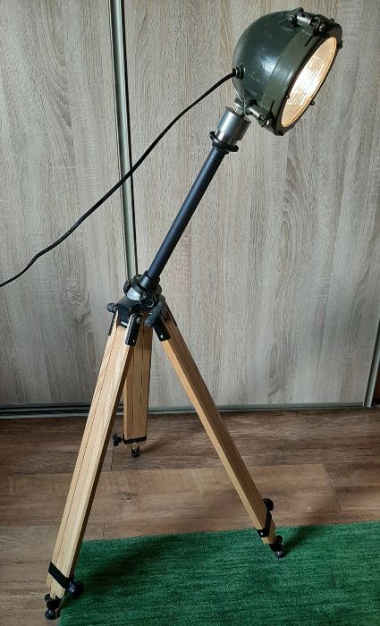 reflektor BWP statyw drewniany, loft