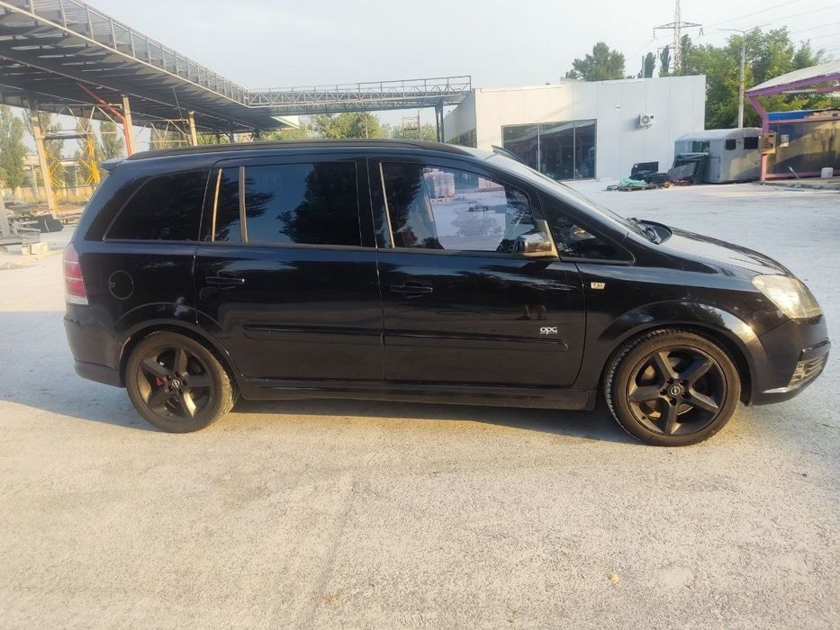 продам автомобіль Опель Зафіра б 1.9