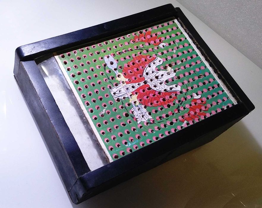 Antiga Maquina Furos de Balcão em Madeira ~ Chocolates/Brindes Anos 70