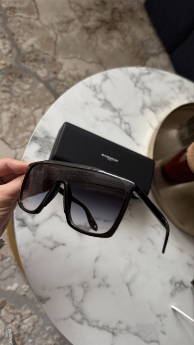 Givenchy сонцезахисні окуляри