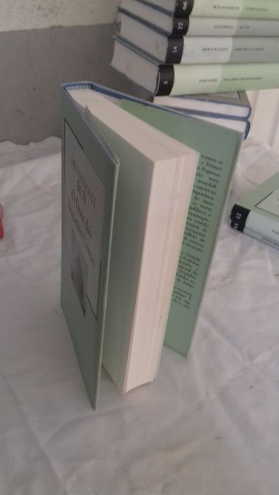 Arundhati Roy - O Deus das Coisas Pequenas. Colecção Mil Folhas.