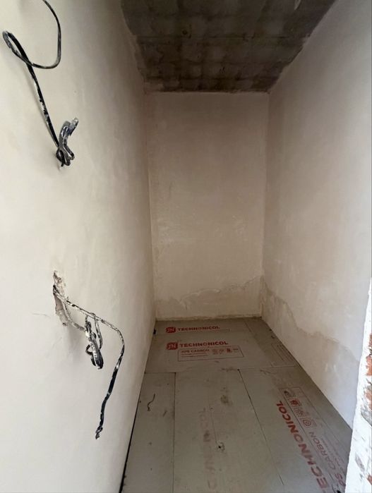 Продам Таунхаус 123м2 в місті Стоянка,3 хв від Ірпеня, Штукатурка + розводка електрики в ціні,Мін.оформлення - View 6