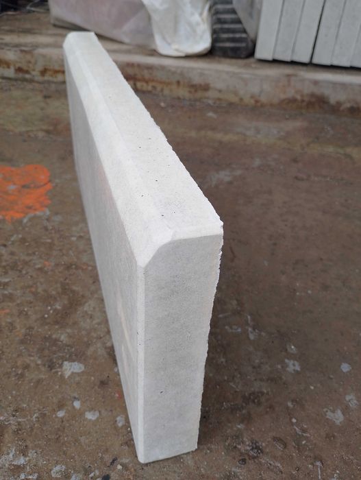 Поребрик (бордюр)