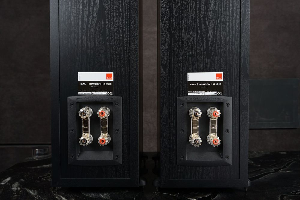 Dali OPTICON 6 MK2 BLACK SATIN Kolumna Podłogowa 1szt Outlet