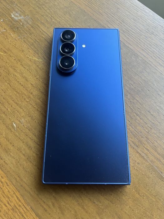Samsung Fold 7 Azul 512GB / 12GB RAM – Como Novo (Bateria 100%) GARANTIA