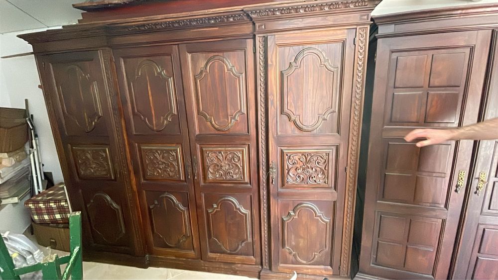 Armario castanho madeira macica