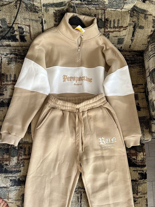 Женский зимний спортивный костюм