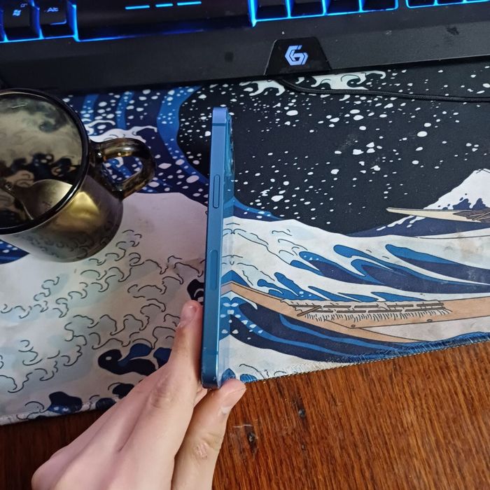 iPhone 13 4/128 blue