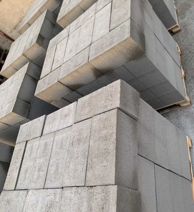 Шлакоблок пустотілий 19х19х39. Карапиші. Доставка