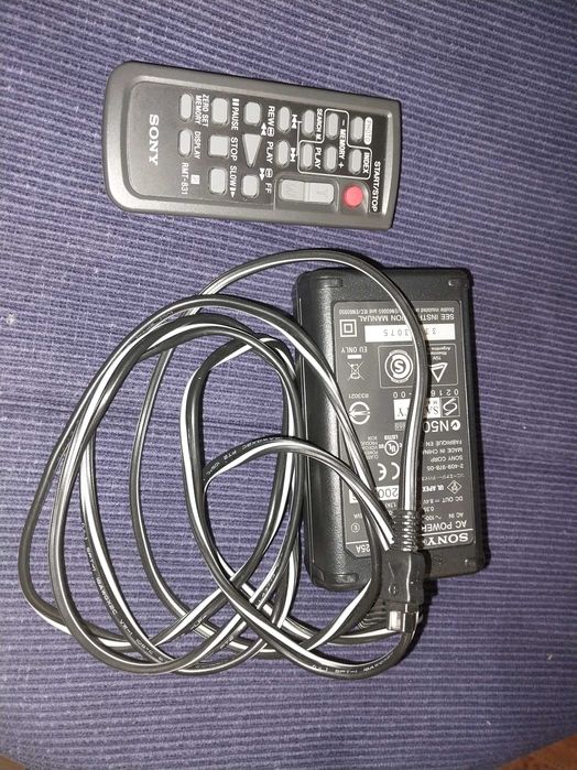 Відеокамера Sony DCR HC32E