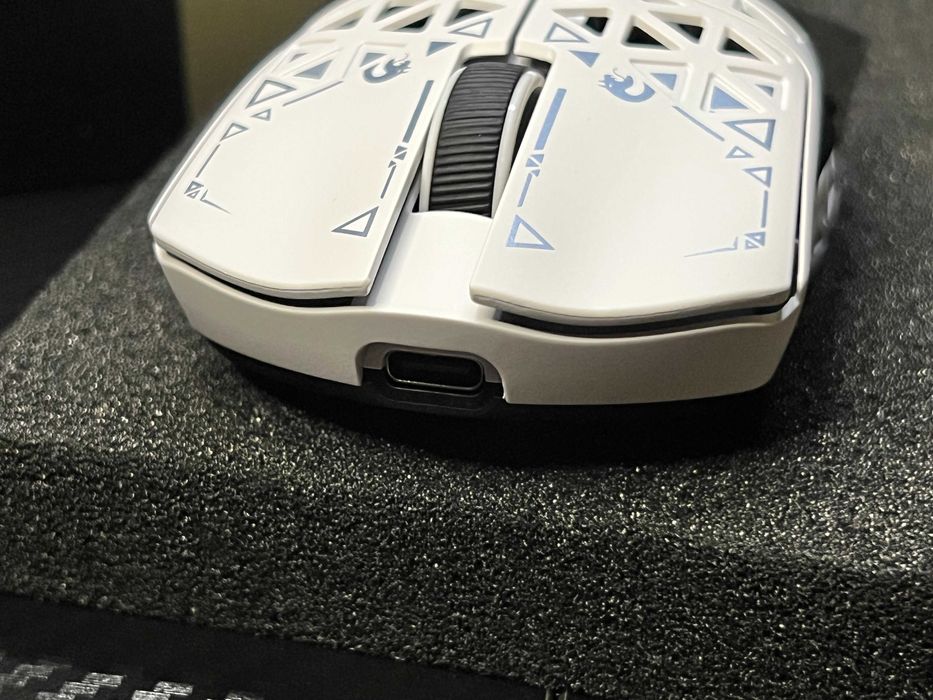 ‼️NEW‼️Mambasnake M5 Ultra White игровая мышка из карбона PAW3950MAX‼️