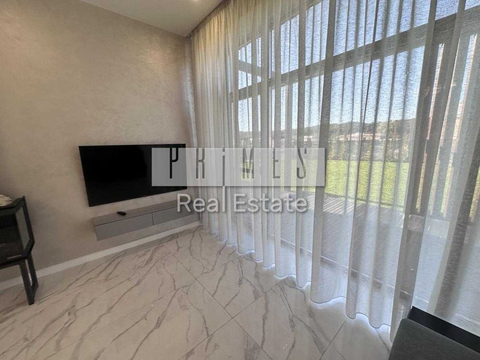 Продаж будинок з ремонтом у закритому котеджному містечку, Підгірці