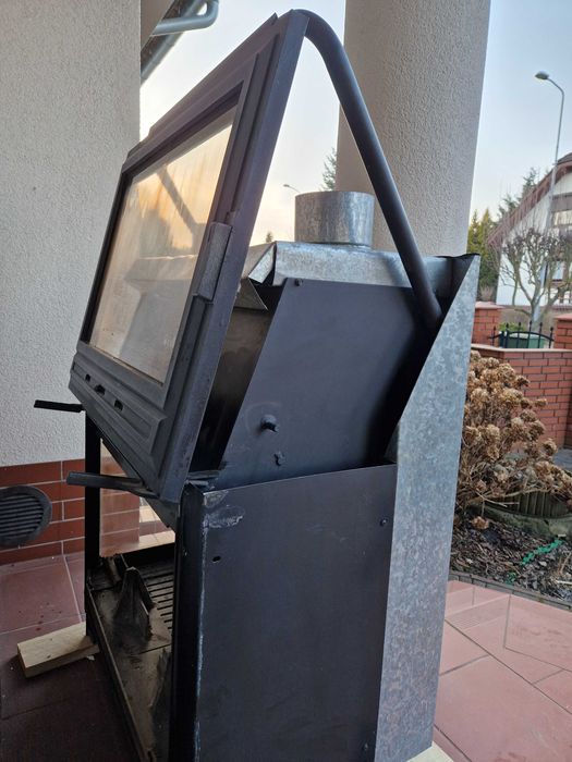 Wkład kominkowy Deville z dystrybutorem ciepła + jednostka wyciągu.