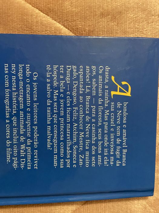 Vendo livro da Branca de Neve e os Sete Anões