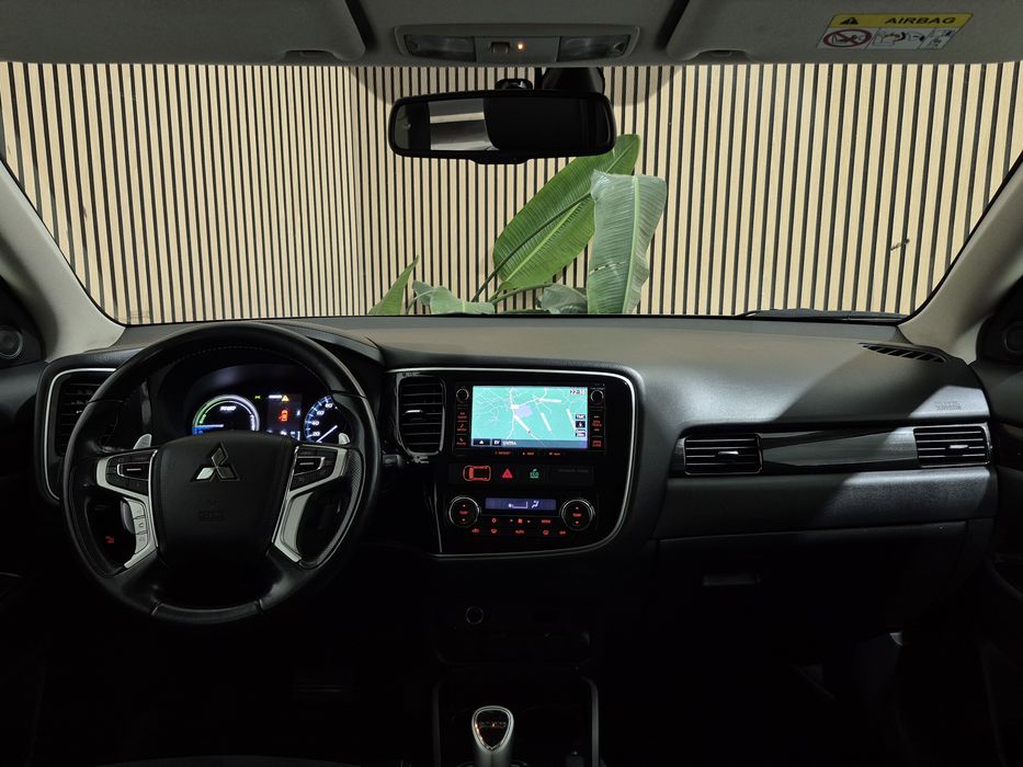 Mitsubishi Outlander 2.0PHEV - 94.000KM | GARANTIA | NACIONAL | PLUG-IN - 4WD - AUTO