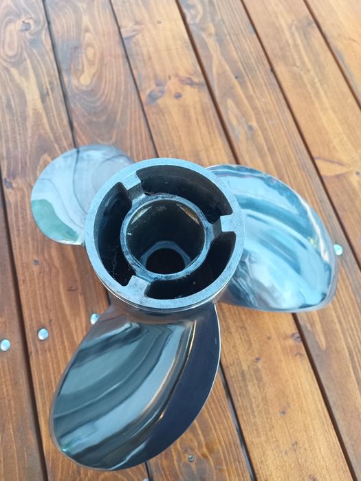 Śruba napędowa nierdzewna Mercury Enertia Eco  16x18 P